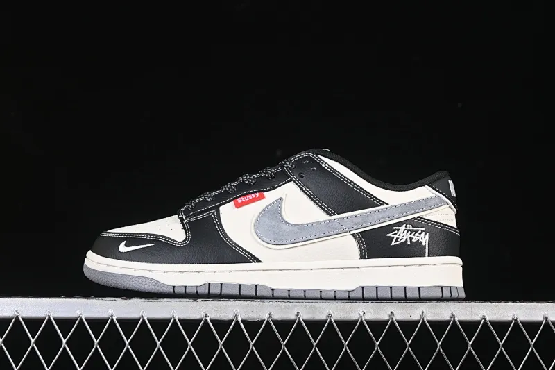All categories Nk SB Dunk Series Nk SB Dunk Low High-end customized low-top sneakers Nike SB Dunk Low Stusi co-branded Black and White Panda Anniversary high-end customized low-top casual sneakers DN3168-003